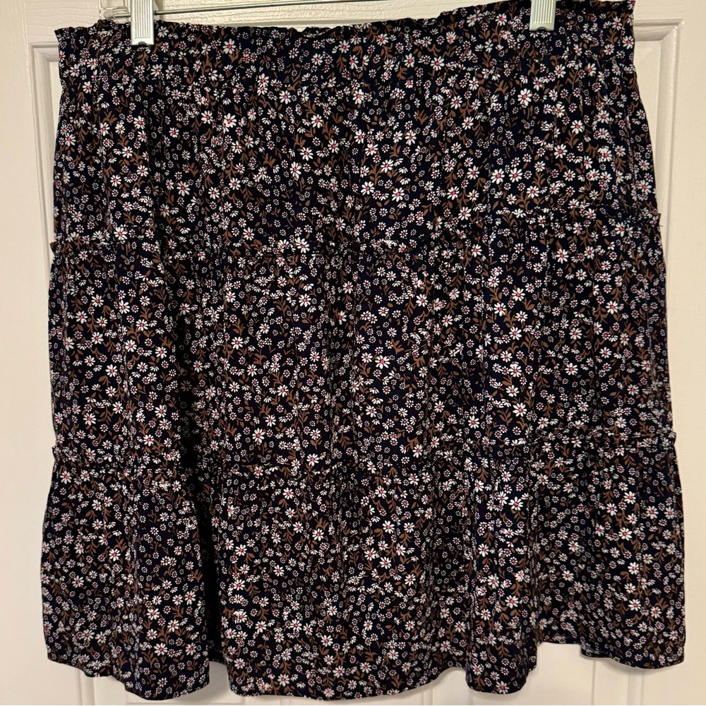 Ann Taylor LOFT Navy Floral Tiered Skirt Size L